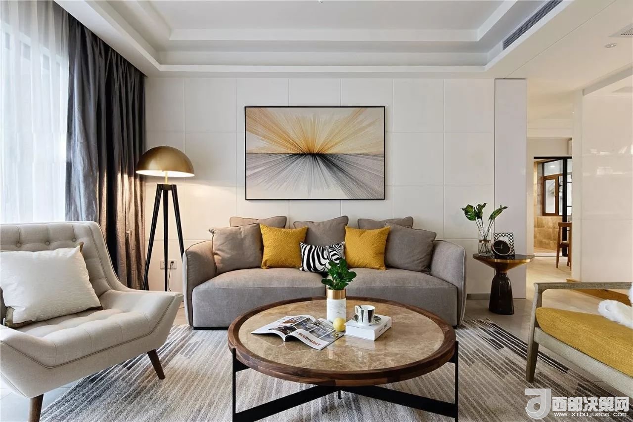 沙發(fā)背景墻選對裝飾畫，才能美了整個客廳空間！