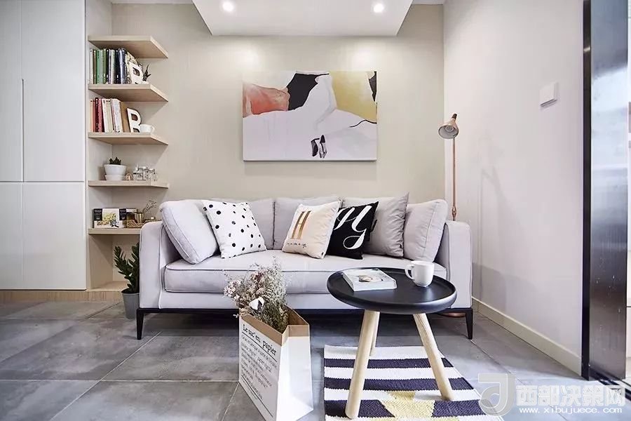 沙發(fā)背景墻選對裝飾畫，才能美了整個客廳空間！
