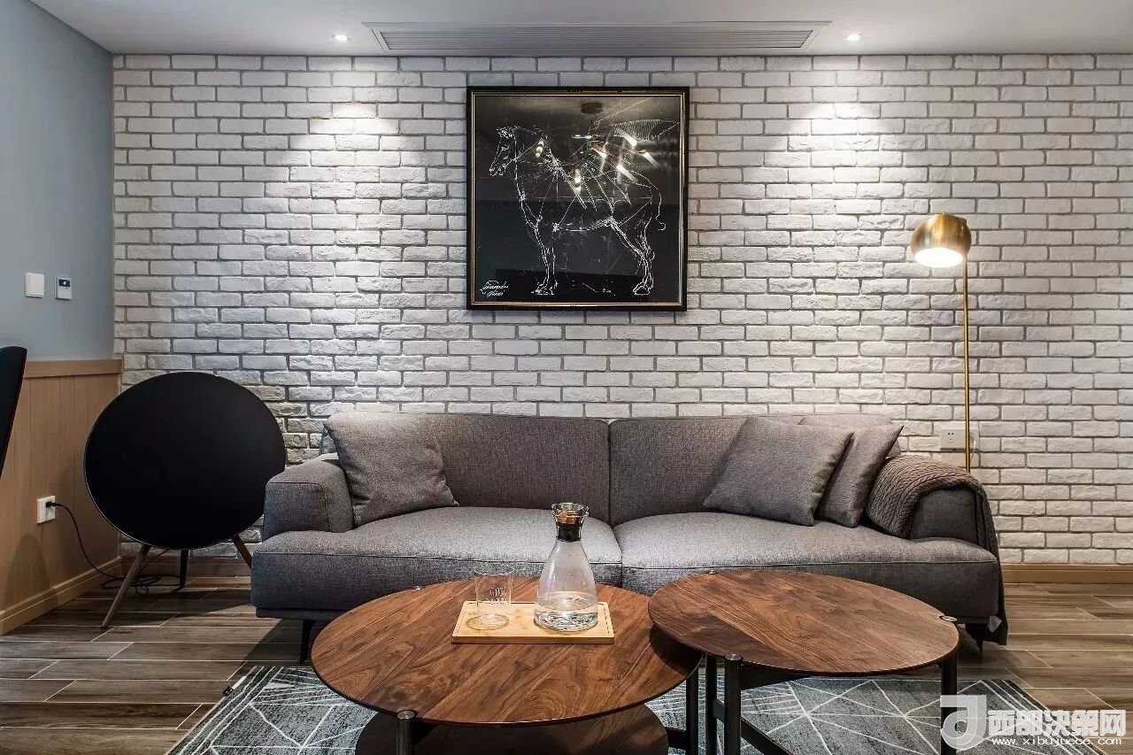 沙發(fā)背景墻選對裝飾畫，才能美了整個客廳空間！