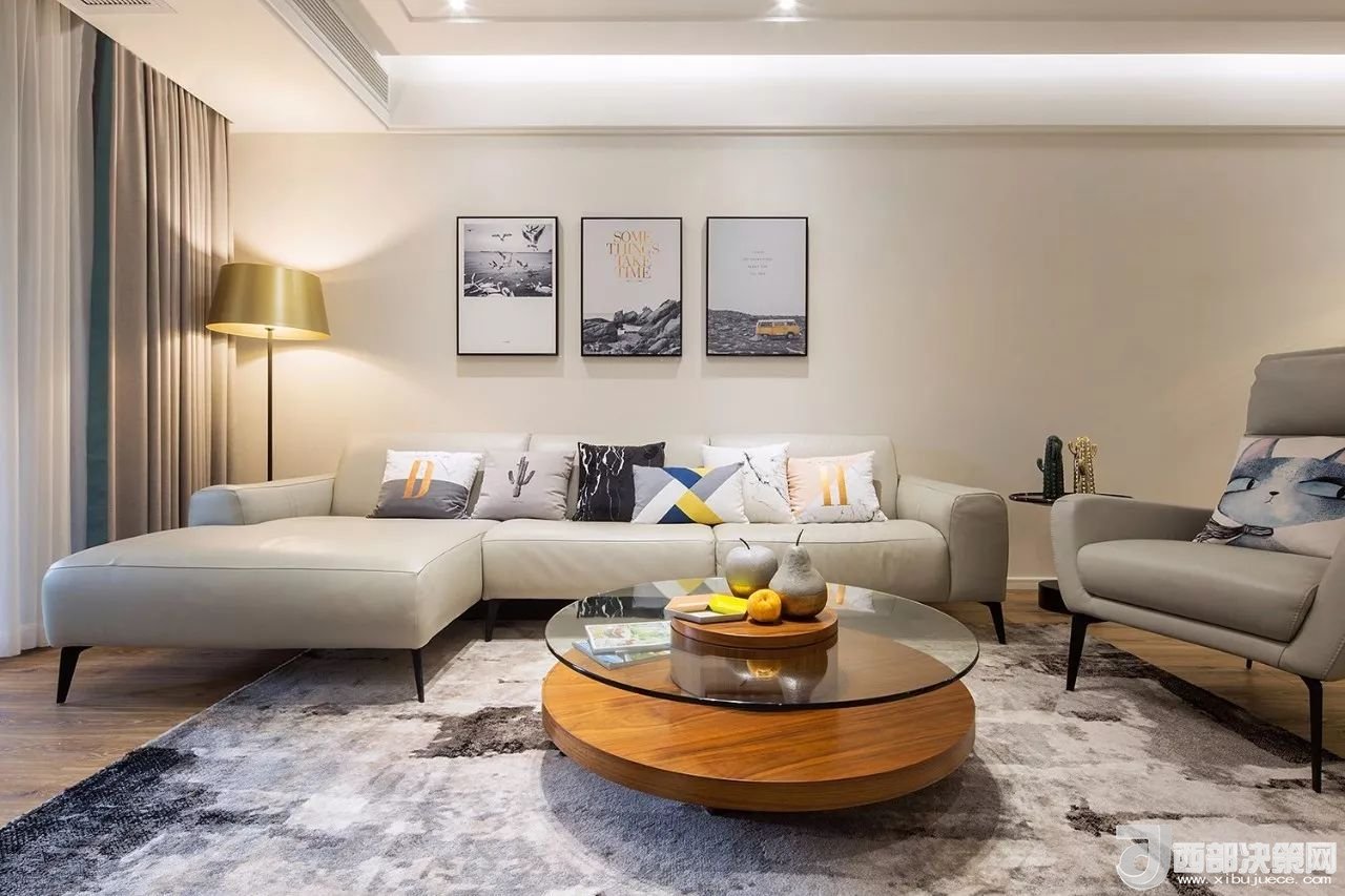 沙發(fā)背景墻選對裝飾畫，才能美了整個客廳空間！