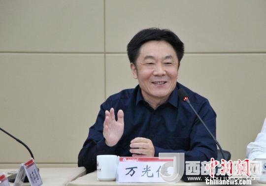 圖為山東師范大學(xué)副校長萬光俠在開幕式上發(fā)言。　趙曉 攝