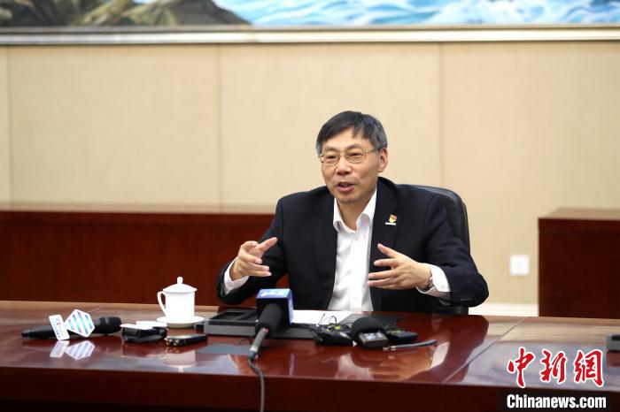 近日，全國人大代表、浪潮集團(tuán)董事長兼CEO孫丕恕接受媒體采訪。浪潮集圖供圖