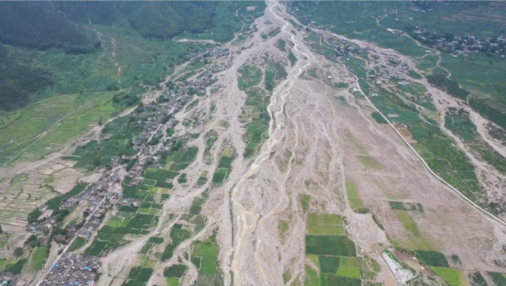 ▲圖為涼山冕寧山洪現(xiàn)場(chǎng)，來源：四川消防。