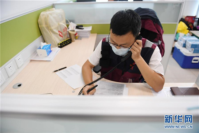 （新華全媒頭條·圖文互動(dòng)）（2）首都再戰(zhàn)“疫”，難忘40天——寫在北京應(yīng)急響應(yīng)級(jí)別降級(jí)之際