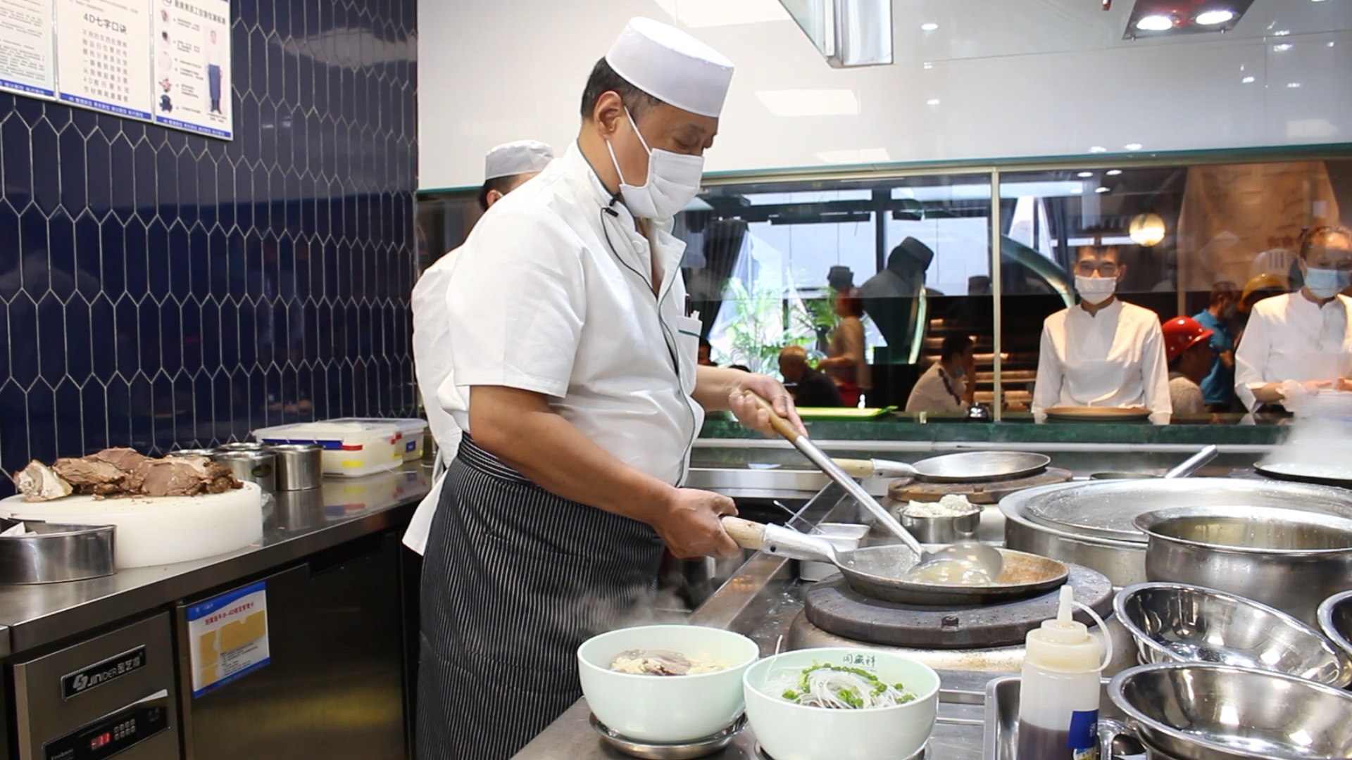 【陜菜大師和他們的拿手菜】烏平：“知足者常樂，食客愛吃我做的牛羊肉泡饃，就是我最大的滿足”_fororder_圖片7