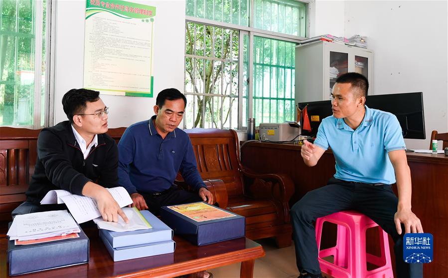 (新華全媒頭條·圖文互動)(3)堅定執(zhí)著打好黨風廉政建設(shè)和反腐敗斗爭攻堅戰(zhàn)持久戰(zhàn)——從十九屆中央紀委六次全會看全面從嚴治黨向縱深推進