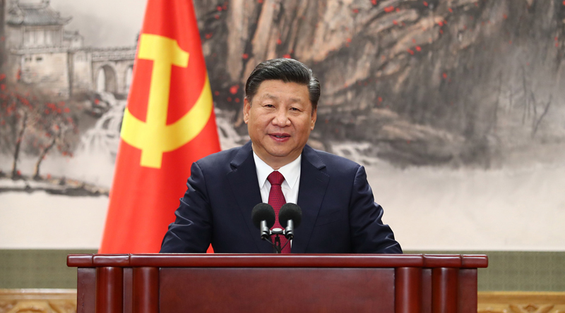 2017年10月25日，習近平總書記在北京人民大會堂同采訪十九大的中外記者見面。